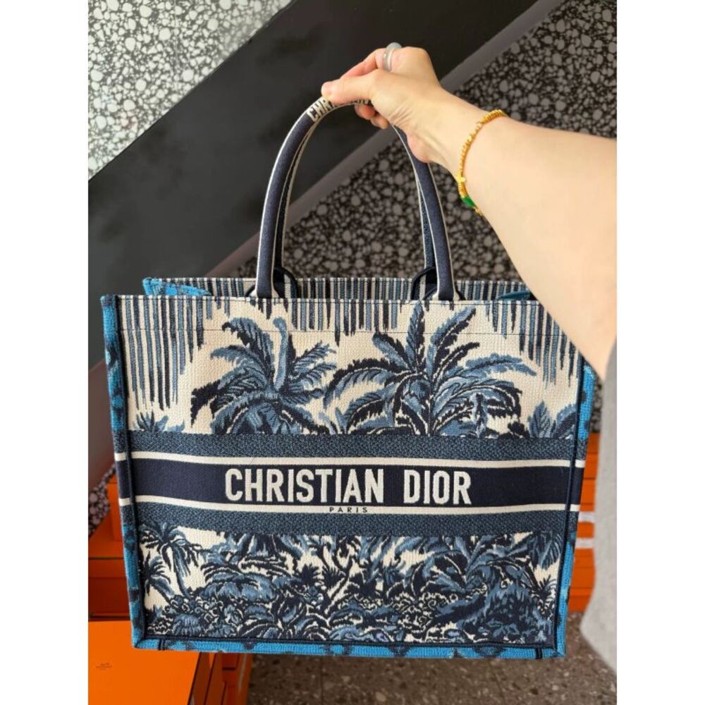 Dior Women Pre-Loved Bag Very Good Condition